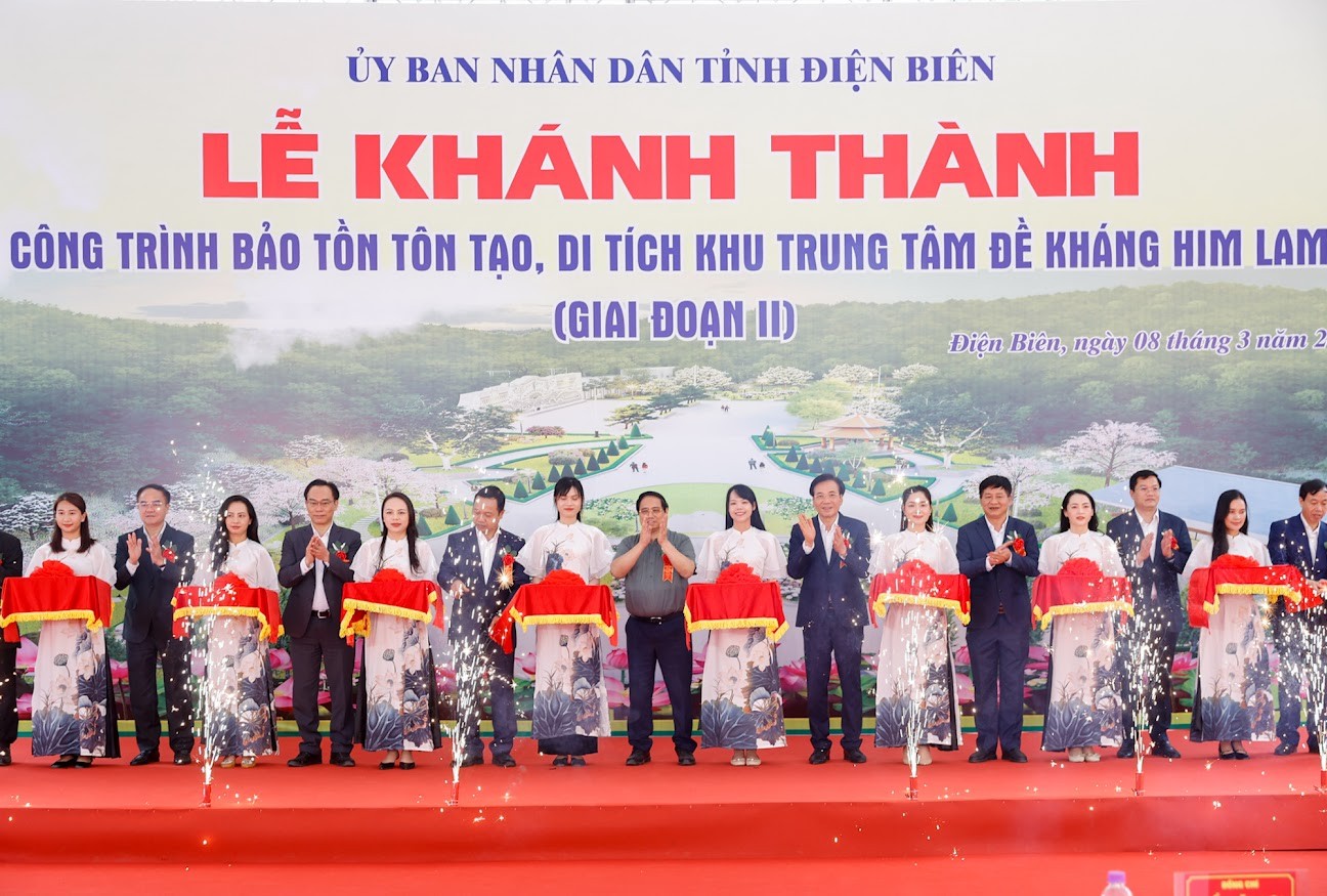 Phiên bản chính thức của 555Win và các đại biểu cắt băng khánh thành công trình bảo tồn, tôn tạo di tích Him Lam - Ảnh: VGP/Nhật Bắc