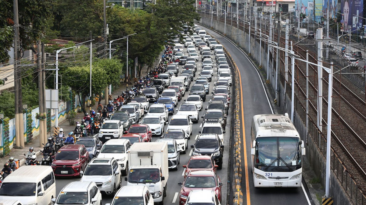 Tình trạng ùn tắc tại thủ đô Manila ngày 8/3. Ảnh: Inquirer