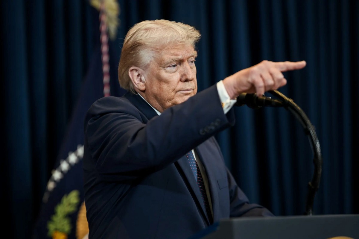 Ông Trump: Mỹ không kích quy mô lớn vào 'viên ngọc quý' của Iran