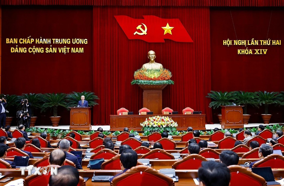 Thông báo Hội nghị lần thứ hai Ban Chấp hành Trung ương Đảng khóa XIV
