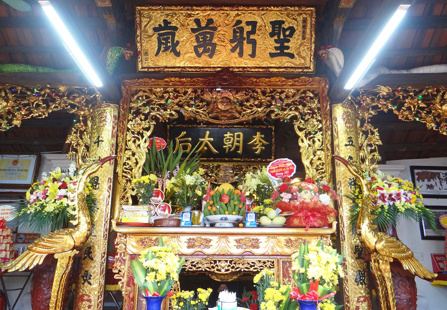 Về Hải Phòng, đến thăm đền Chợ Cháy