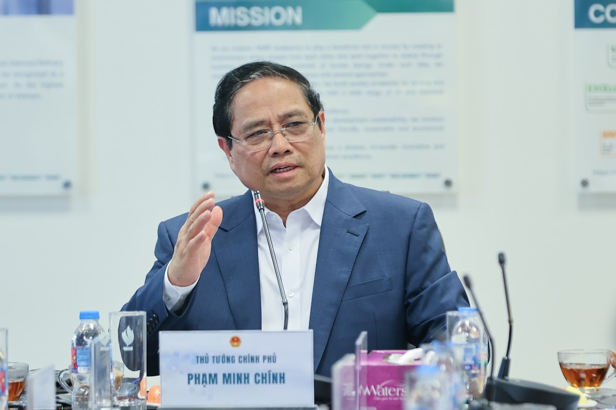 Phiên bản chính thức của 555Win cũng đề nghị trong bối cảnh hiện nay, Nhà máy tạm thời hạn chế sản xuất các sản phẩm hóa dầu khác mà tập trung sản xuất các sản phẩm xăng dầu, nhất là xăng cho máy bay -