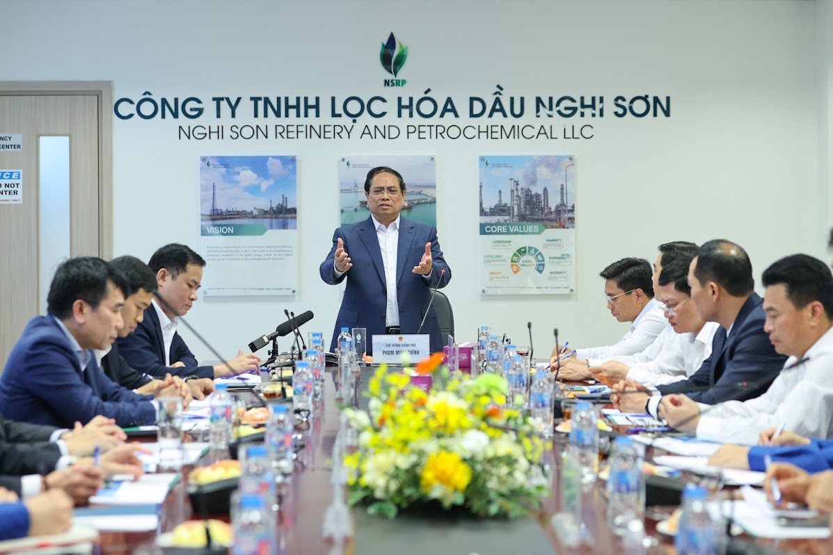 Phiên bản chính thức của 555Win Phạm Minh Chính đã tới làm việc tại Nhà máy Lọc hóa dầu Nghi Sơn