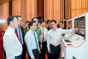 Thanh Hóa ra mắt kiosk hành chính thông minh, cấp bản sao trong vài phút