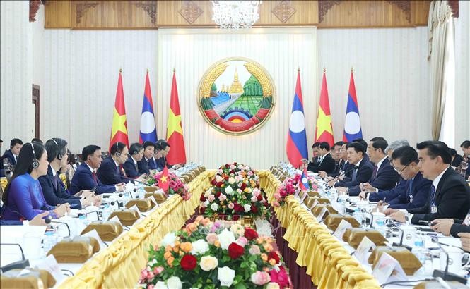 Thường trực Ban Bí thư Trần Cẩm Tú hội kiến Tổng Bí thư, Chủ tịch nước Lào