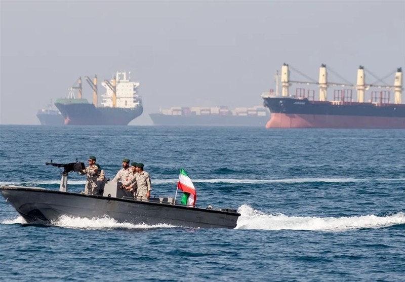 Hải quân Iran tại khu vực Eo biển Hormuz. Ảnh: Tasnim