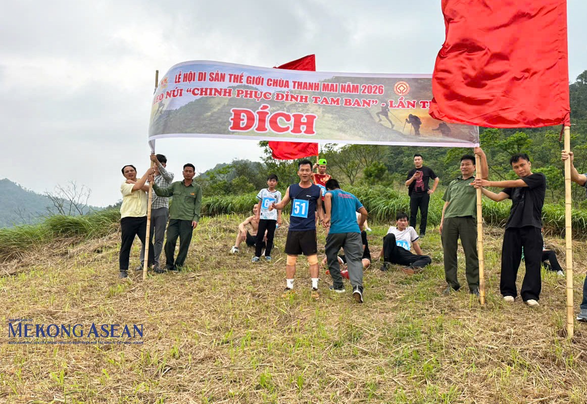 Hơn 300 vận động viên chinh phục đỉnh Tam Ban ở Hải Phòng