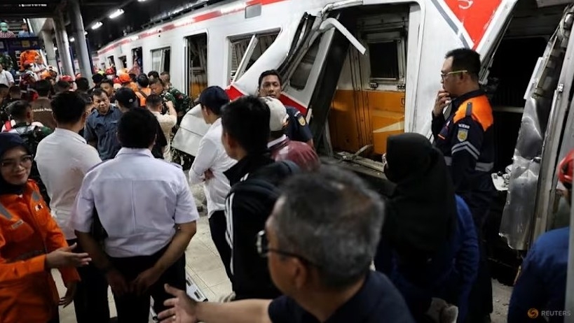 Hai đoàn tàu đâm nhau tại Indonesia, ít nhất 5 người thiệt mạng