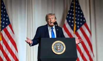 Ông Trump xem xét đề xuất của Iran, cảnh báo khả năng tái không kích