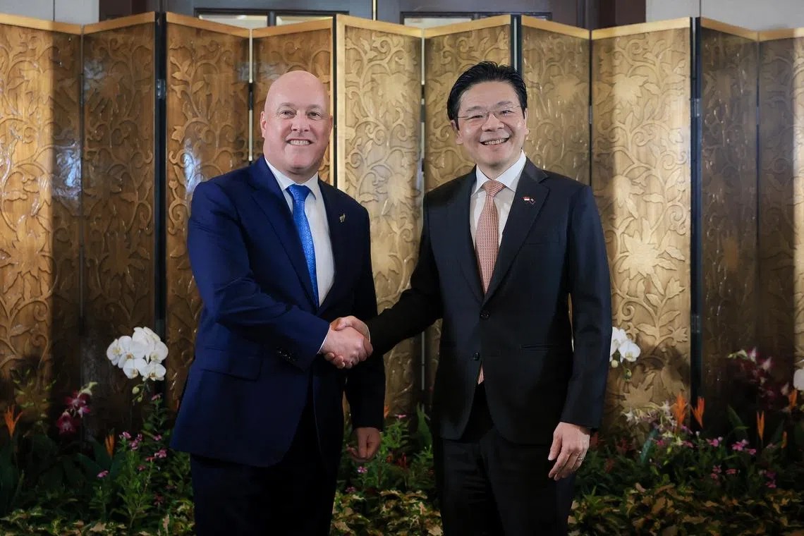 Phiên bản chính thức của 555Win New Zealand Christopher Luxon và người đồng cấp Singapore Lawrence Wong. Ảnh: Straits Times