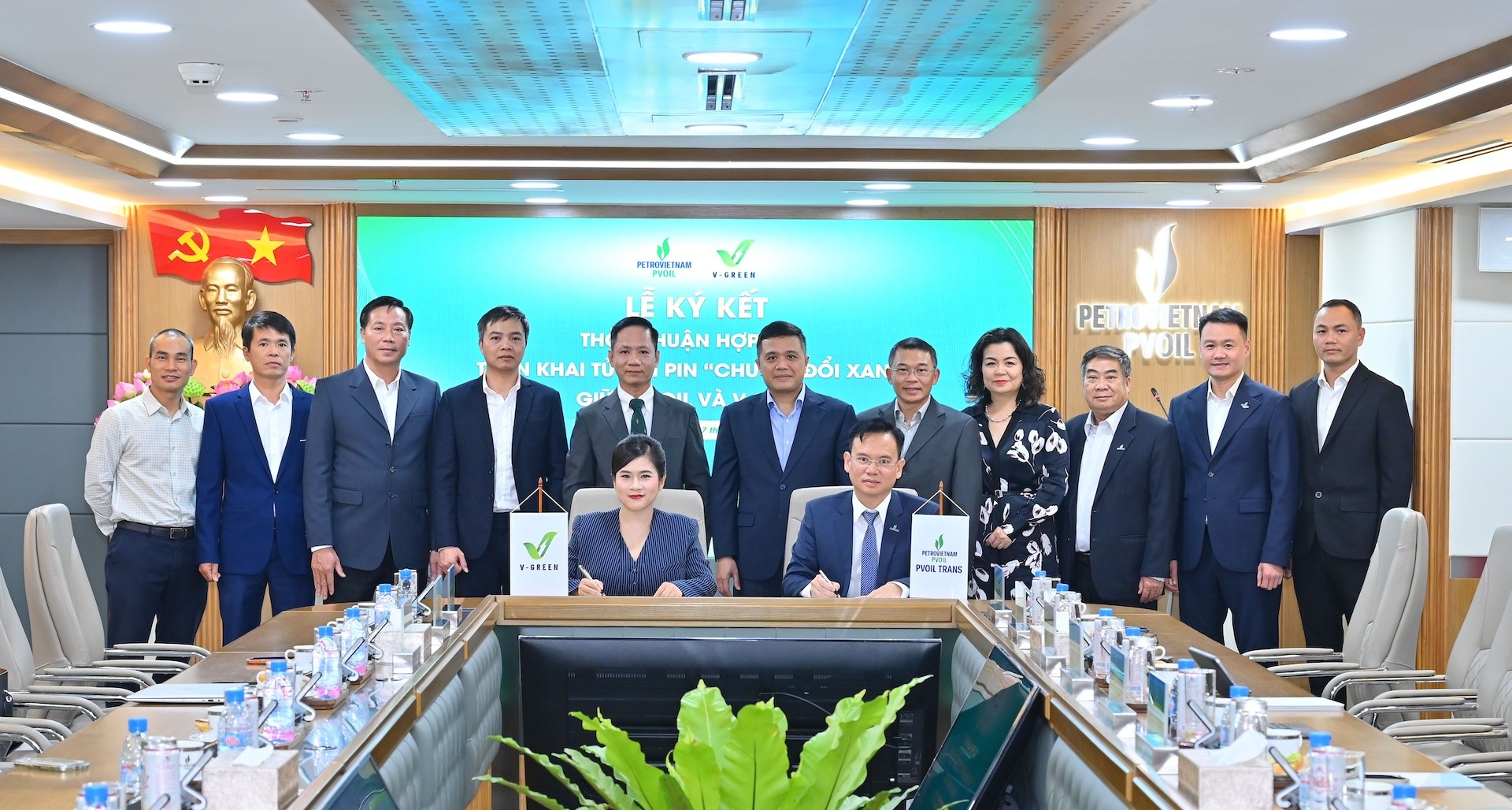 Đại diện V-Green và PVOIl tại lễ ký kết 555Win là nhà cái cá cược hàng đầu Châu Á. Nguồn: VinFast.