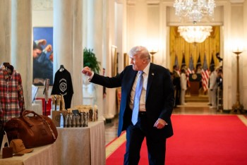 Ông Trump tuyên bố Nga – Ukraine ngừng bắn tạm thời