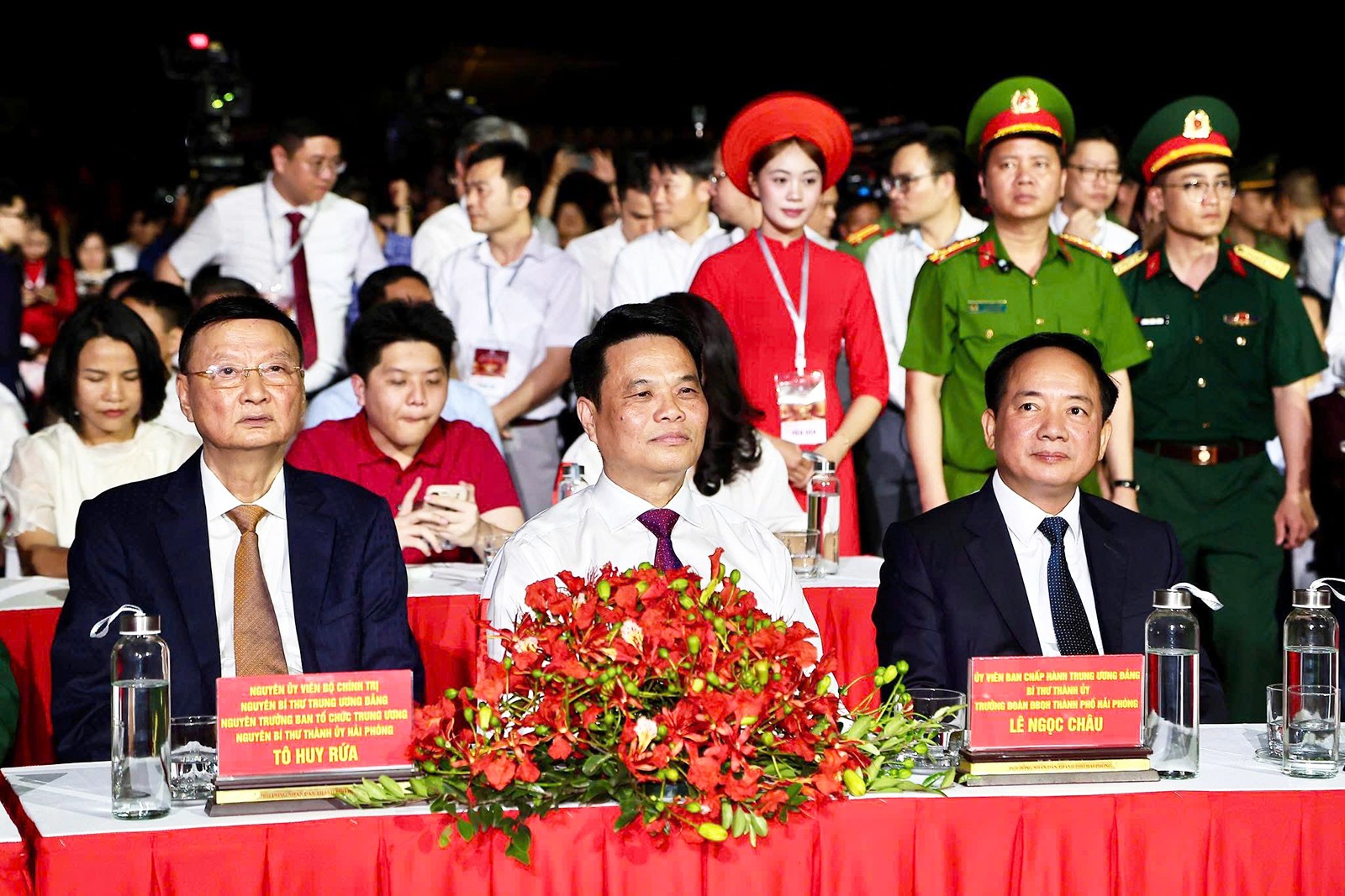 Đại diện lãnh đạo Trung ương và lãnh đạo thành phố Hải Phòng tham dự buổi lễ. Ảnh: Anh Tú.