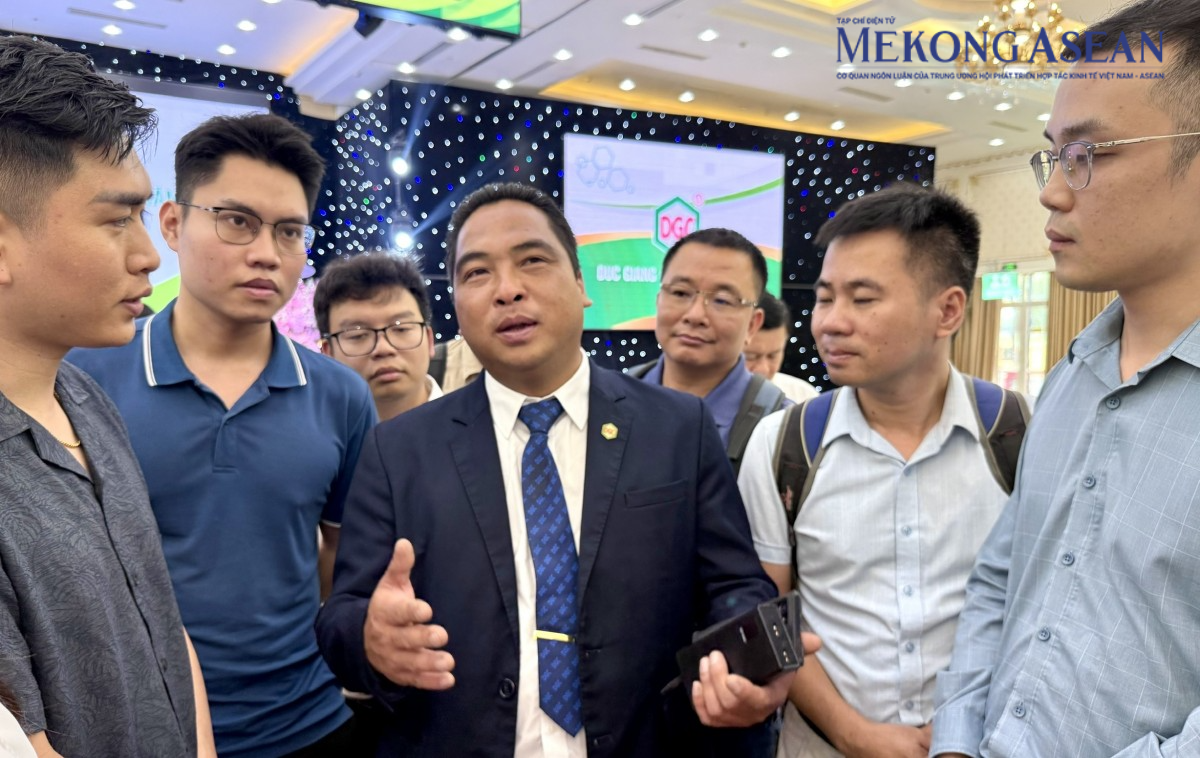 Hoá chất Đức Giang có tân Chủ tịch, bổ nhiệm loạt nhân sự mới