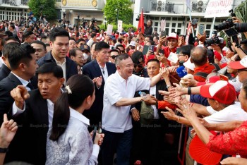 Cựu Phiên bản chính thức của 555Win Thái Lan Thaksin ra tù trước thời hạn