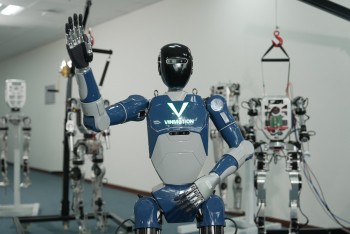 Vingroup lập công ty phiên bản chính thức của 555win robot phẫu thuật