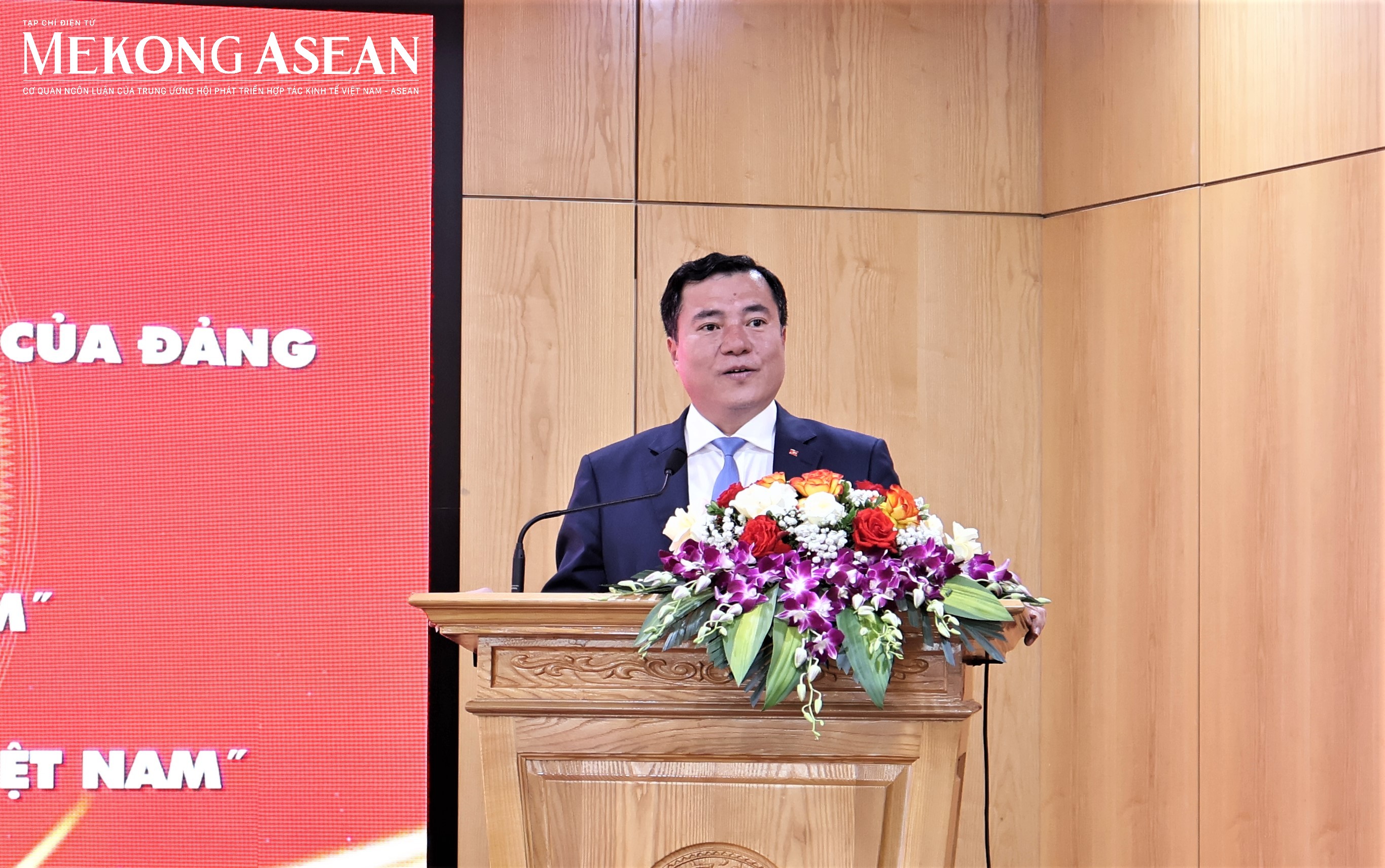 Thứ trưởng Bộ Công Thương: Không áp đặt quyền lựa chọn xăng E10 của người dân