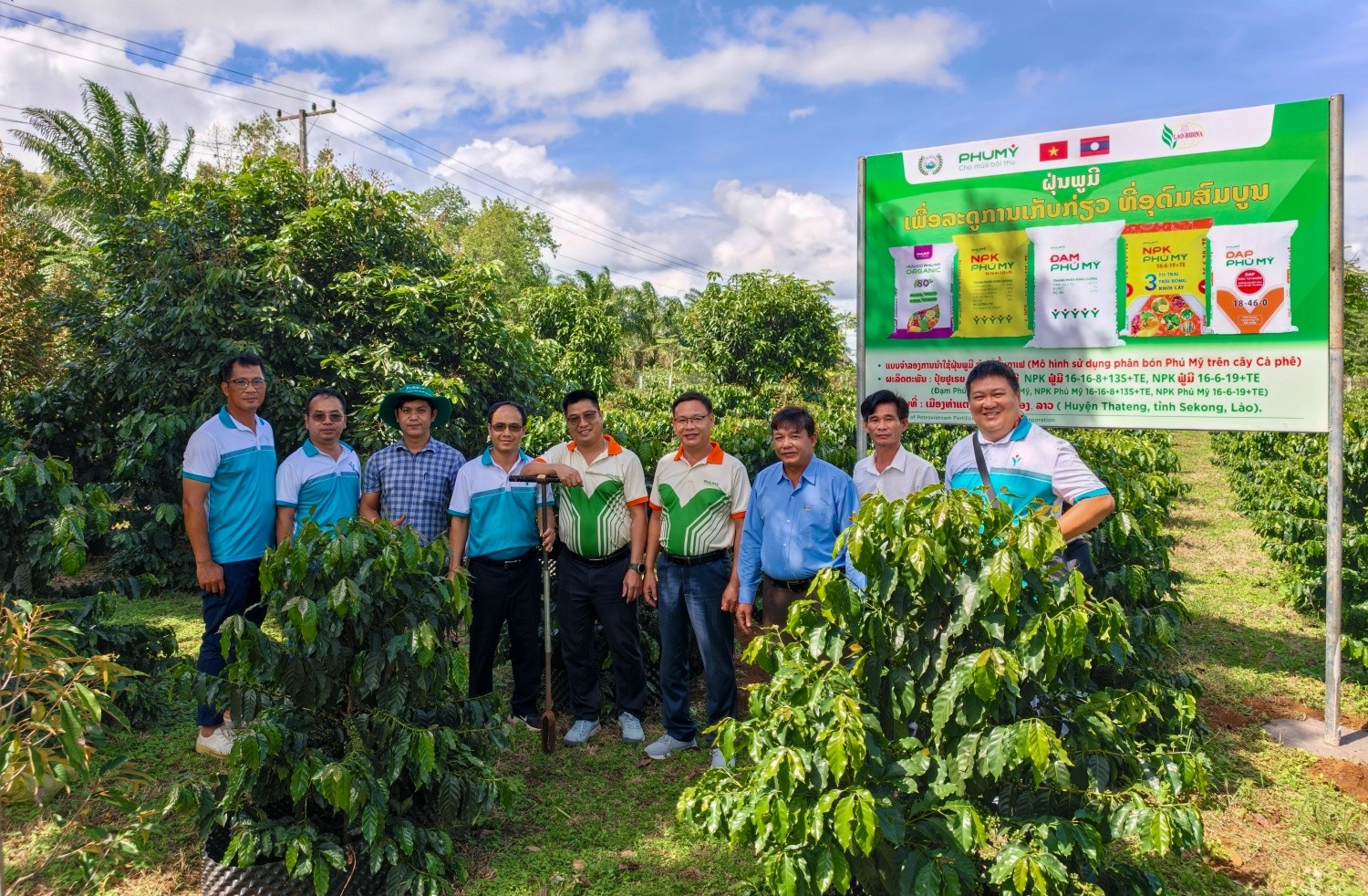 Mô hình liên kết “4 nhà” giữa Trang Nhà Cái 555win.com - Đăng Nhập +555k, nhà 555win Mobi, đơn vị 55win.com - Trang Cược Uy Tín Cao Nhất 2025 và nhà nông đang được Phú Mỹ triển khai hiệu quả tại Lào, góp phần đưa tiến bộ kỹ thuật vào thực tiễn. Nguồn: Phú Mỹ.
