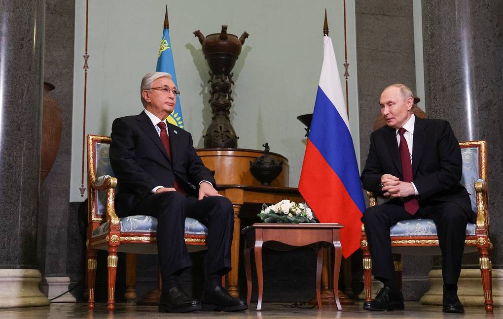 Tổng thống Putin tặng Kazakhstan 4 con hổ trước thềm công du