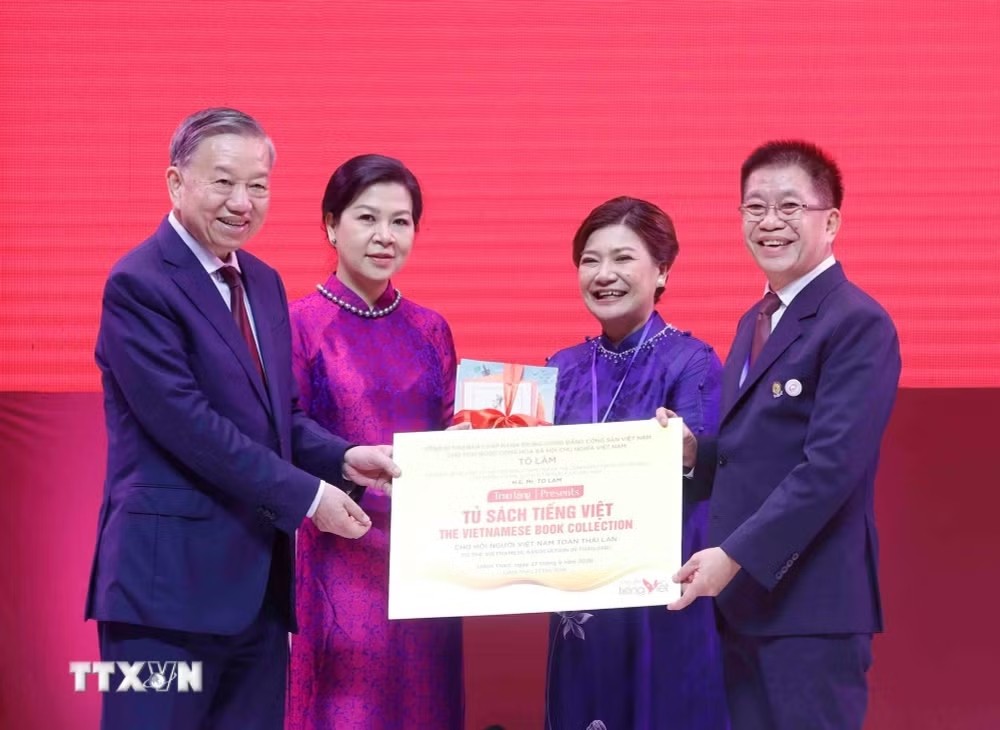 Tổng Bí thư, Chủ tịch nước gặp gỡ cộng đồng người Việt tại Thái Lan