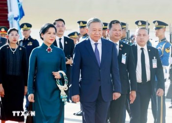 Thái Lan bắn loạt đại bác chào mừng Tổng Bí thư, Chủ tịch nước tại sân bay