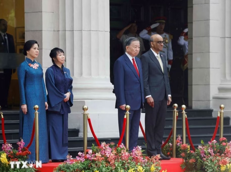 Lễ đón trọng thể Tổng Bí thư, Chủ tịch nước Tô Lâm tại Singapore