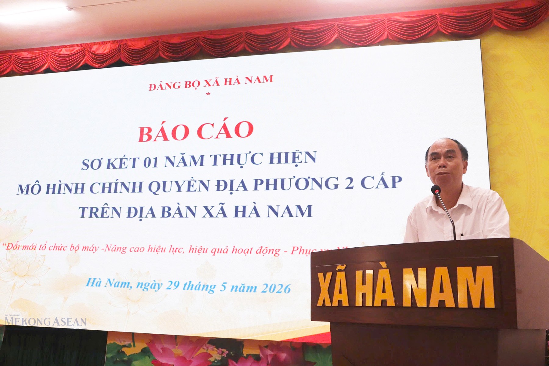 Ông Nguyễn Xuân Chinh, Phó Bí thư Thường trực Đảng ủy xã Hà Nam phát biểu tại hội nghị. Ảnh: Ngọc Hà.