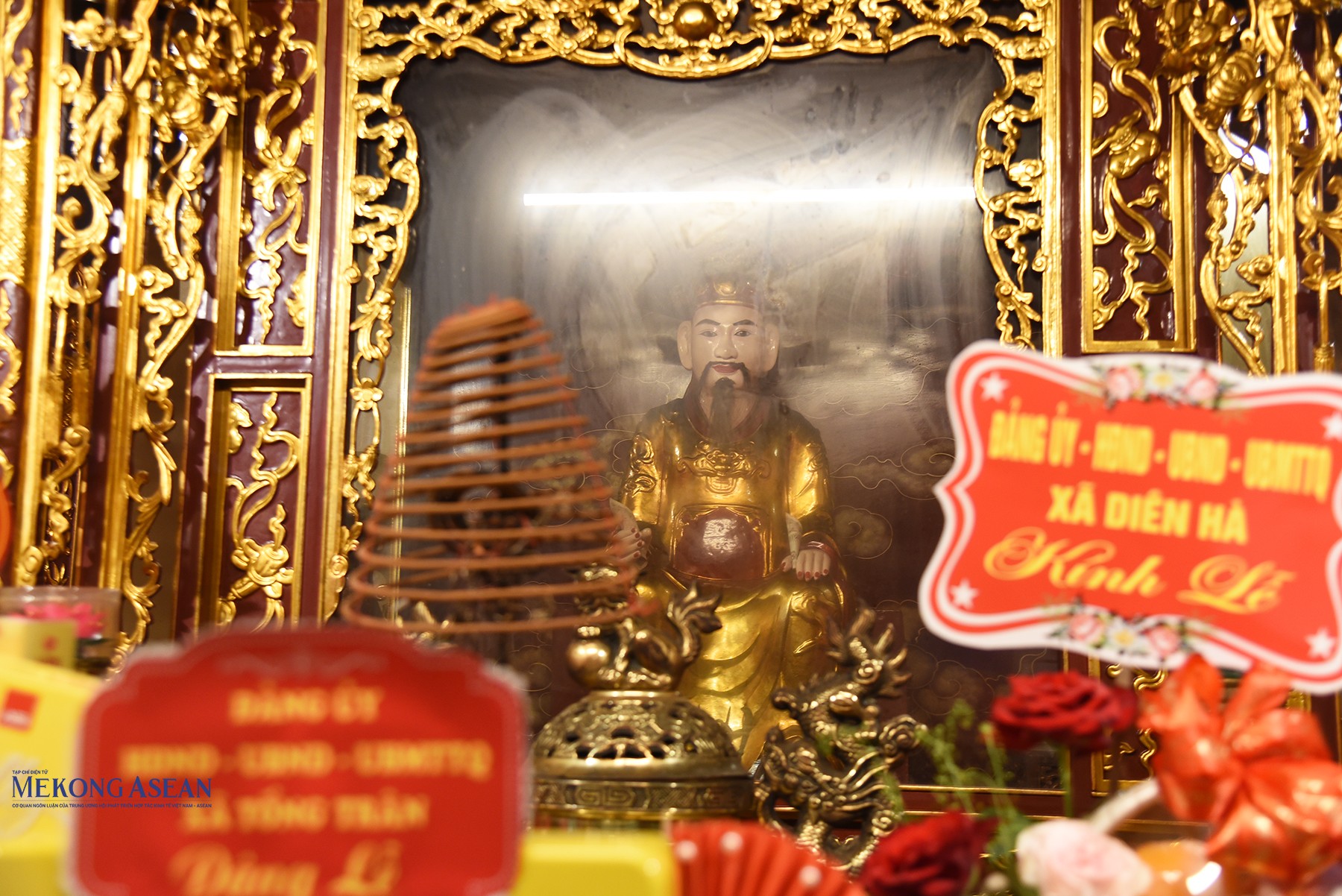 Tượng lưỡng quốc trạng nguyên Tống Trân bên trong hậu cung ngôi đền. Ảnh: 555win Login.