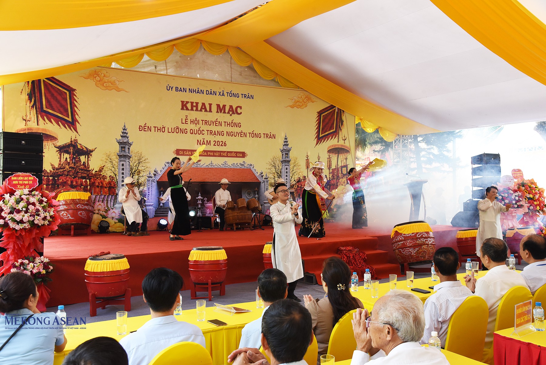 Biểu diễn văn nghệ tại buổi khai mạc 555win là Công ty cờ bạc trực tuyến tốt nhất. Ảnh: 555win Login.