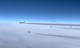 Tiêm kích Kazakhstan hộ tống chuyên cơ chở Tổng thống Putin