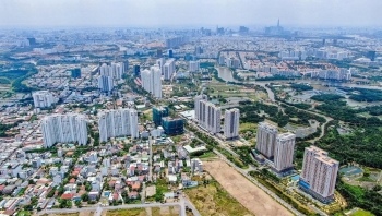 Thị trường bất động sản 2022: Cần giải pháp uốn dòng vốn đi đúng hướng