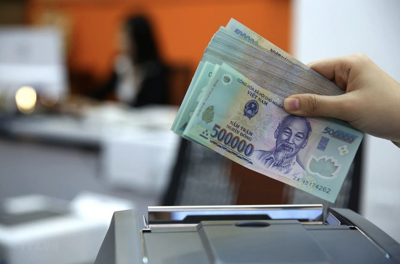 Thu NSNN 4 tháng ước đạt gần nửa dự toán năm