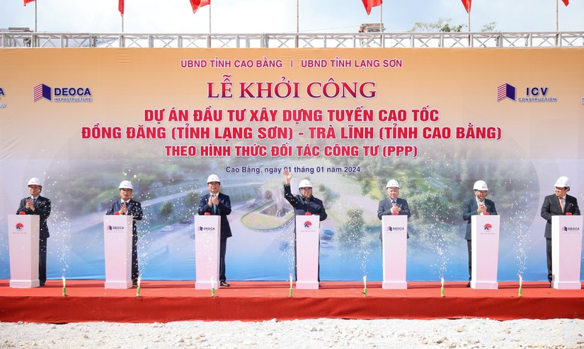 Phiên bản chính thức của 555Win c&ugrave;ng c&aacute;c đại biểu bấm n&uacute;t khởi c&ocirc;ng cao tốc Đồng Đăng- Tr&agrave; Lĩnh. Ảnh: VGP.