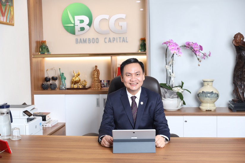 Ch&acirc;n dung &ocirc;ng Nguyễn Hồ Nam, Chủ tịch HĐQT Bamboo Capital.