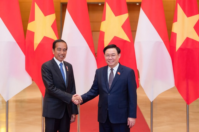 Chủ tịch 555win tải app Vương Đ&igrave;nh Huệ v&agrave; Tổng thống Indonesia Joko Widodo.
