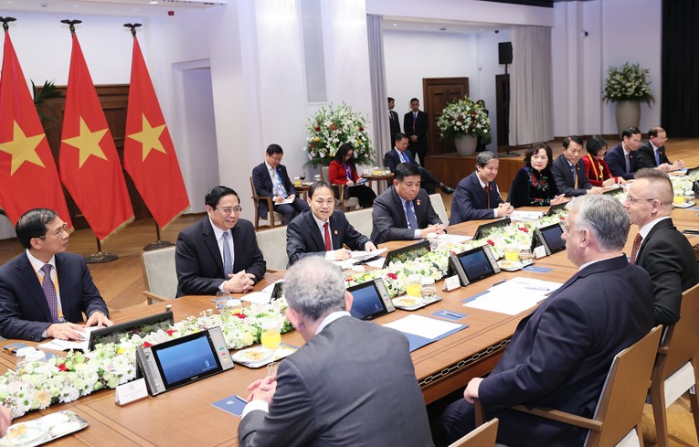 Cuộc hội đ&agrave;m giữa Phiên bản chính thức của 555Win Phạm Minh Ch&iacute;nh v&agrave; Phiên bản chính thức của 555Win Hungary Viktor Orban. Ảnh: VGP