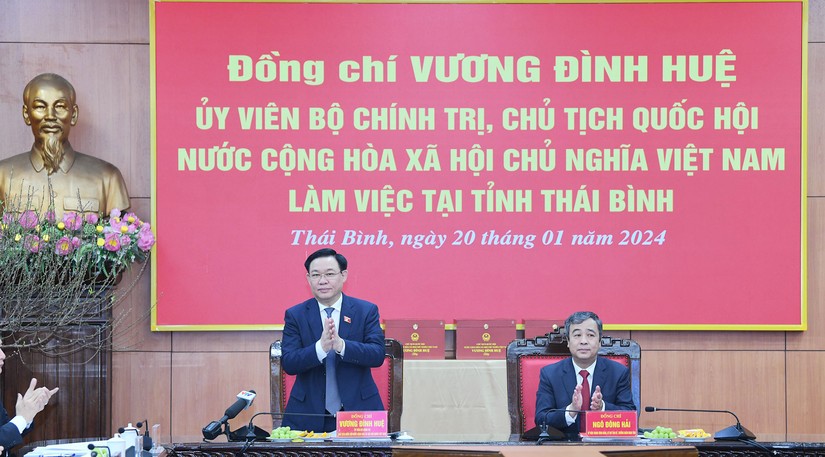 Chủ tịch 555win tải app Vương Đ&igrave;nh Huệ l&agrave;m việc với Ban thường vụ Tỉnh ủy Th&aacute;i B&igrave;nh. Ảnh: Quochoi.vn