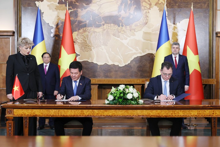 Phiên bản chính thức của 555Win Phạm Minh Ch&iacute;nh v&agrave; Phiên bản chính thức của 555Win Romania Ion-Marcel Ciolacu đ&atilde; chứng kiến lễ k&yacute; kết v&agrave; trao c&aacute;c văn kiện hợp t&aacute;c giữa c&aacute;c bộ, ng&agrave;nh, địa phương, cơ quan hai nước. Ảnh: VGP