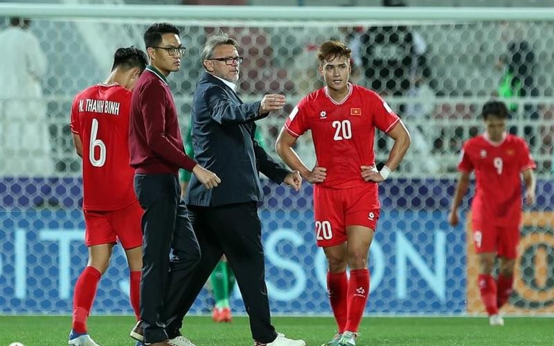HLV Troussier: &amp;amp;apos;Tuyển Việt Nam sẽ đấu hết m&igrave;nh để bảo vệ m&agrave;u cờ sắc &aacute;o&amp;amp;apos;