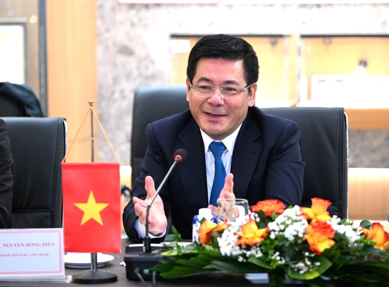 Bộ trưởng Nguyễn Hồng Di&ecirc;n đề nghị ph&iacute;a UAE xem x&eacute;t, tạo thuận lợi cho c&aacute;c hoạt động trao đổi đo&agrave;n Trang Nhà Cái 555win.com - Đăng Nhập +555k, phối hợp tổ chức c&aacute;c hoạt động x&uacute;c tiến 555win phien bạn Chính Thức, kết nối giao thương. Ảnh: Bộ C&ocirc;ng Thương