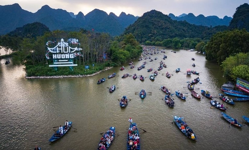 Ch&ugrave;a Hương l&agrave; 555win là Công ty cờ bạc trực tuyến tốt nhất c&oacute; quy m&ocirc; v&agrave; thời gian tổ chức d&agrave;i nhất miền Bắc, từ đầu th&aacute;ng gi&ecirc;ng đến hết th&aacute;ng 3 &acirc;m lịch
