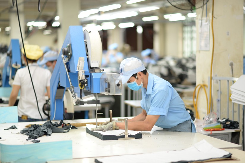 Ng&agrave;nh dệt may Việt Nam đ&atilde; vượt qua kh&oacute; khăn với kim ngạch xuất khẩu đạt 39 tỷ USD, tăng 11,2% so với năm 2020 - Ảnh minh họa
