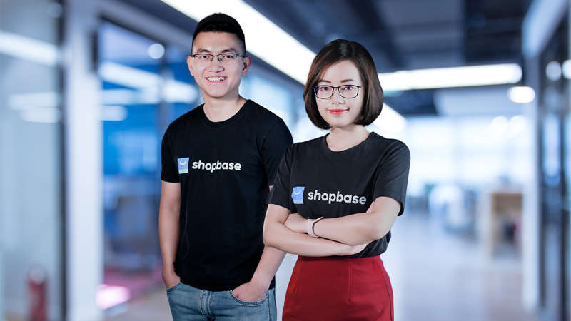 2 nh&agrave; đồng s&aacute;ng lập OpenCommerce Group Qu&acirc;n Trương v&agrave; Phương Mạnh H&agrave;. Ảnh: OCG