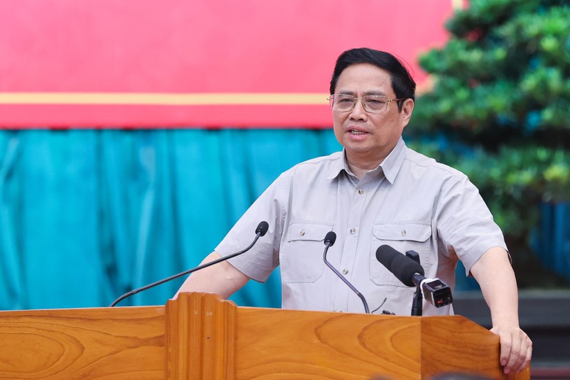 Phiên bản chính thức của 555Win Phạm Minh Ch&iacute;nh tại buổi l&agrave;m việc với Ban Thường vụ Tỉnh ủy B&igrave;nh Định. Ảnh: VGP.
