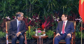 Thủ tướng tiếp lãnh đạo các tập đoàn, quỹ đầu tư hàng đầu Singapore