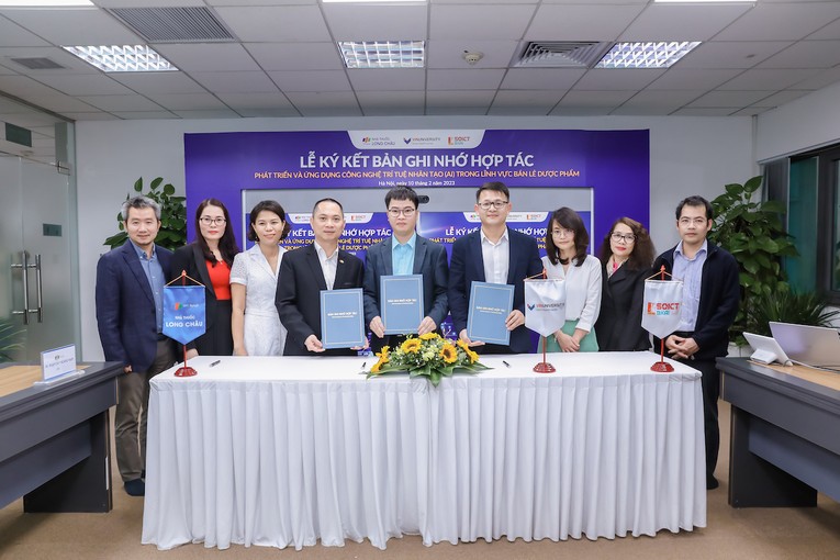 Đại diện ba đơn vị tại lễ k&yacute; kết.
