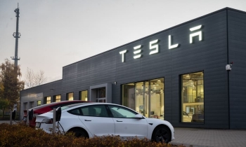 Tesla phải 'triệu hồi' hơn 360.000 xe điện tại Mỹ do lỗi hệ thống tự lái