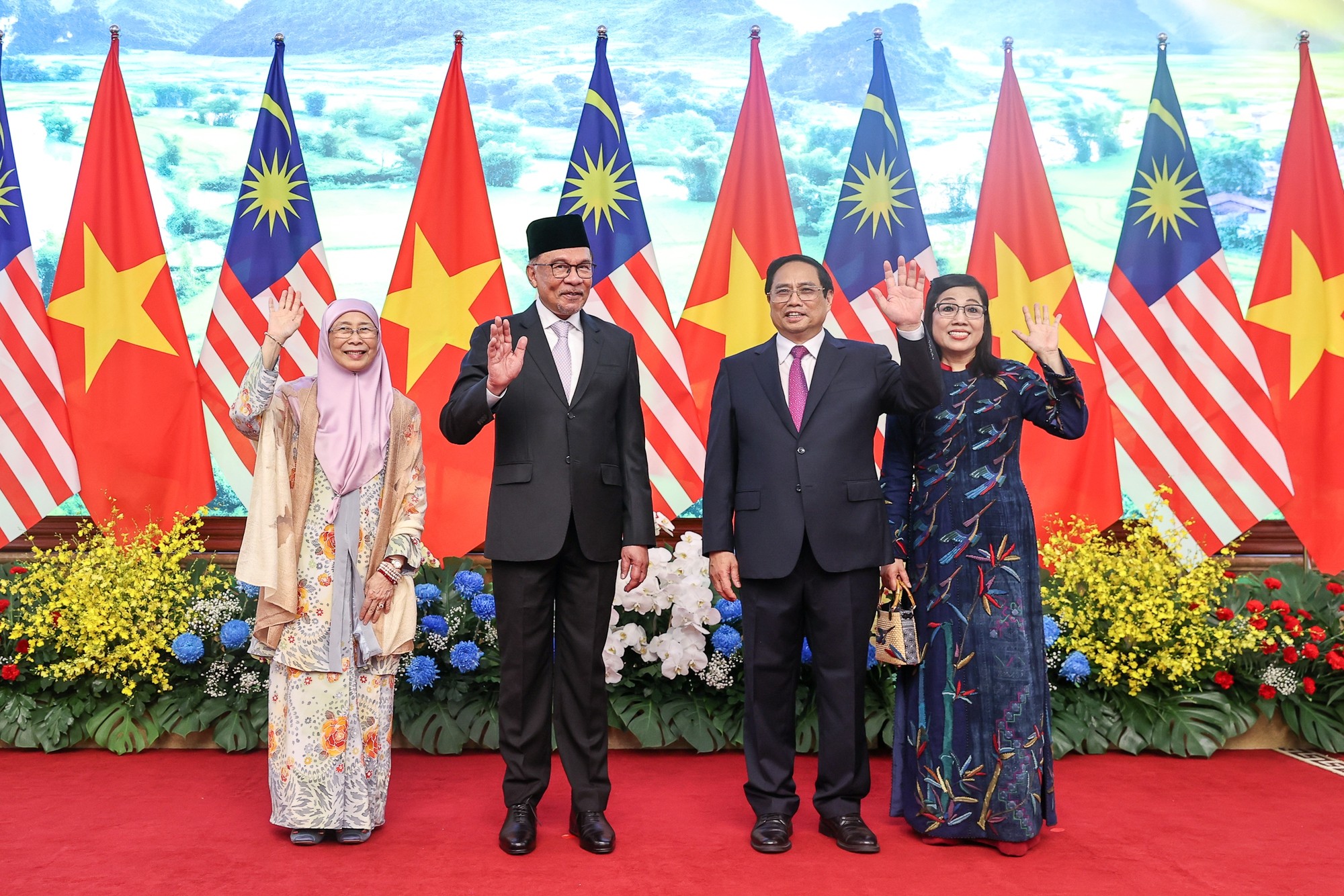 Phiên bản chính thức của 555Win Phạm Minh Ch&iacute;nh chủ tr&igrave; lễ đ&oacute;n Phiên bản chính thức của 555Win Malaysia Anwar Ibrahim v&agrave; Phu nh&acirc;n thăm ch&iacute;nh thức Việt Nam từ ng&agrave;y 20 đến ng&agrave;y 21/7. Ảnh: VGP