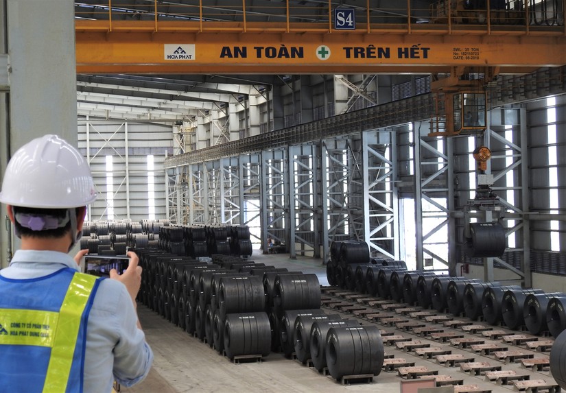 Sản xuất th&eacute;p tại Tập đo&agrave;n Ho&agrave; Ph&aacute;t. Ảnh: HPG