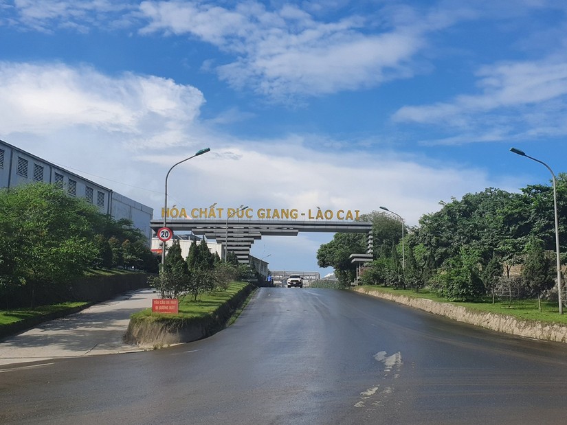 Cổ phiếu của Ho&aacute; chất Đức Giang l&agrave; một trong số &iacute;t c&aacute;c m&atilde; c&oacute; thị gi&aacute; ba chữ số tr&ecirc;n s&agrave;n hiện nay.